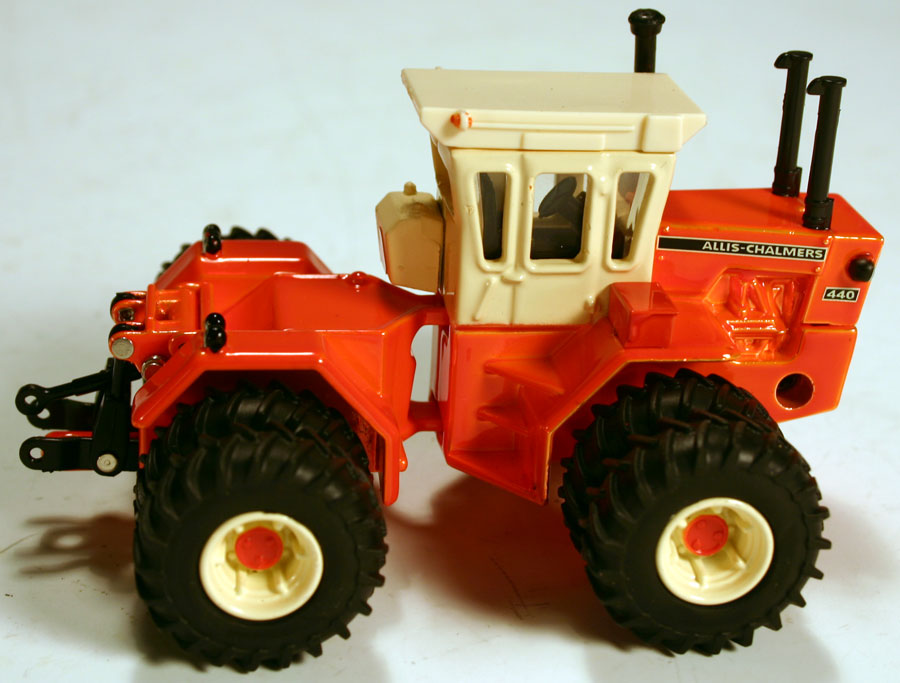 Allis-Chalmers Allis Chalmers Pewter B 1/43 pewter  tractor replica collectible by SpecCast 